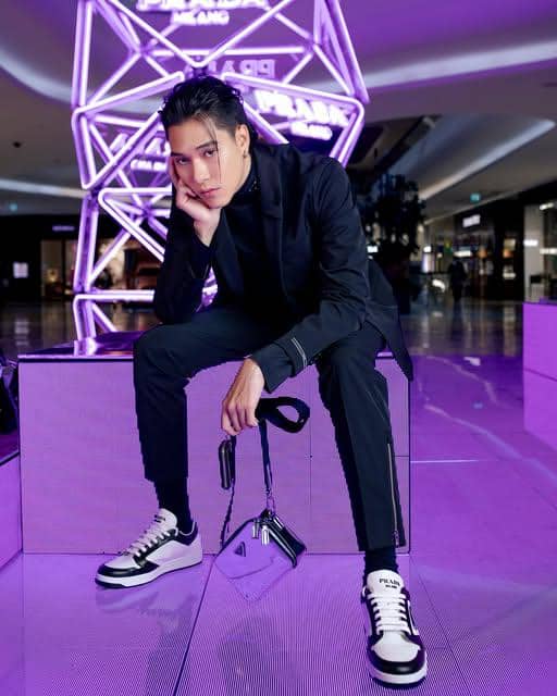 OOTD Pakai Sneakers Canvas ala Nani Hirunkit