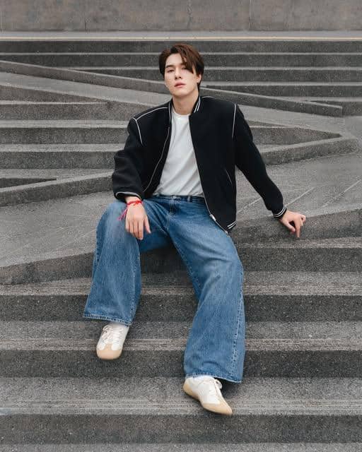 OOTD Pakai Sneakers Canvas ala Nani Hirunkit