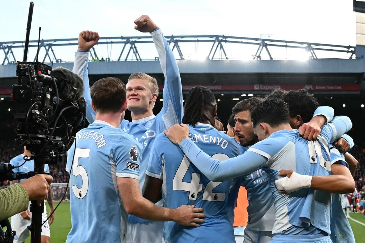 Manchester City Bantai 10 Pemain Liverpool di Anfield