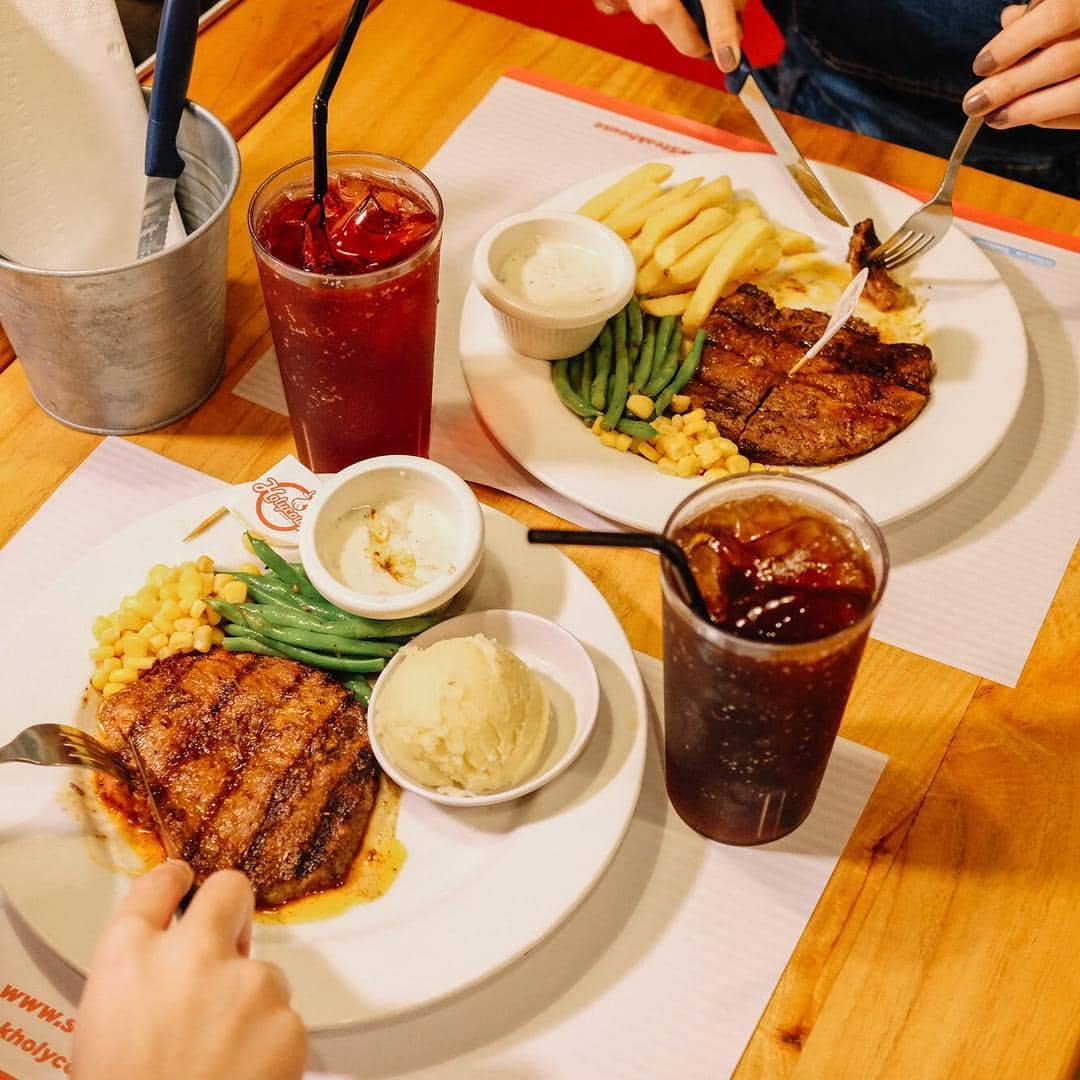 5 Menu Best Seller Holycow, Cocok untuk Pertama Kali Coba