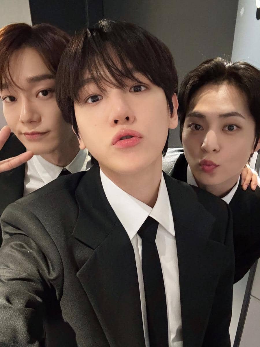 Potret tiga anggota EXO-CBX, Chen, Baekhyun, dan Xiumin, dalam foto promosi yang dibagikan melalui akun resmi INB100.
