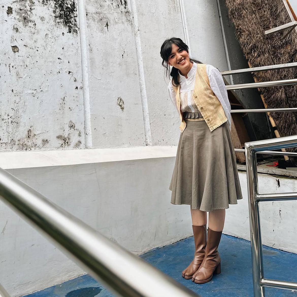gaya outfit bernuansa earth tone ala Ify Alyssa