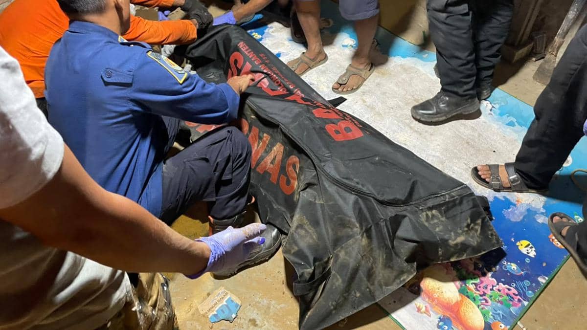 Tertimbun Longsor Saat Gali Sumur 15 Meter, Pria di Lebak Meninggal
