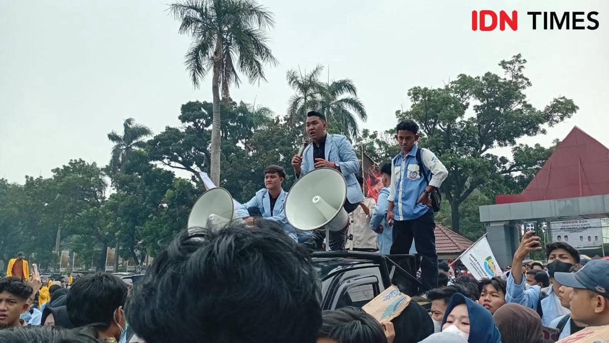 Demonstrasi Aliansi Mahasiswa UIN Raden Fatah menyikapi kondisi kabut asap di kota Palembang dengan permintaan agar Gubernur Sumsel Herman D