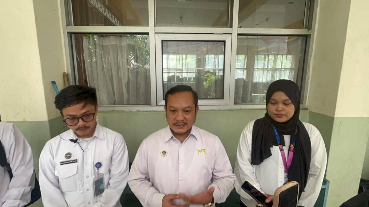 Haidir dari KPPG Kota Bogor saat wawancara di SDN Cibalagung 5, Kecamatan Bogor Barat, Kota Bogor.