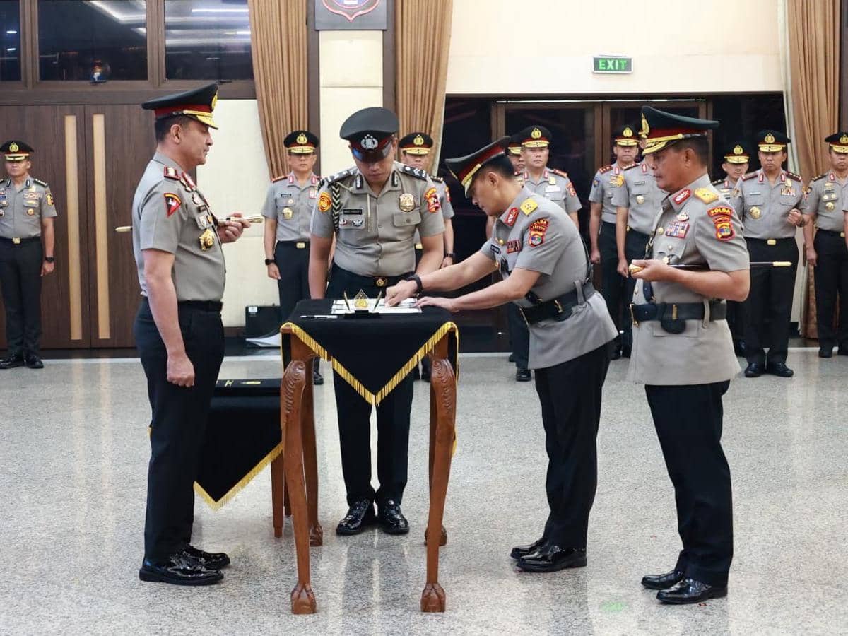 Kapolri Pimpin Sertijab Kakorlantas dan Tiga Kapolda