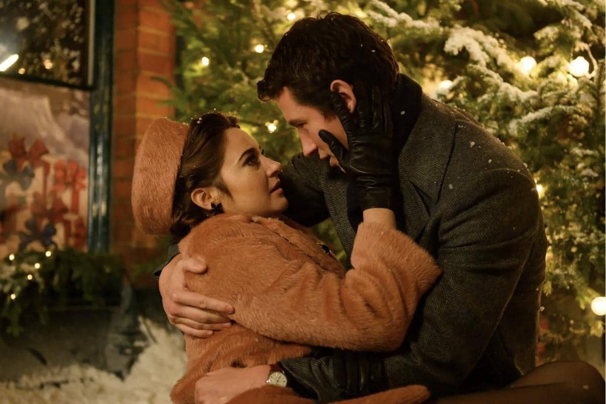 5 Film Romansa Inggris dengan Cerita Right Person, Wrong Time