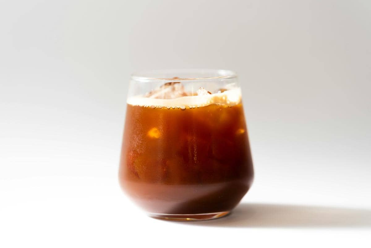 Resep Cold Brew Air Kelapa, Kopi Dingin yang Segar Abis!