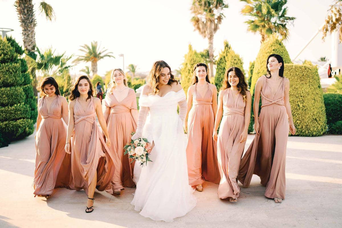 Pengantin dan bridesmaid.