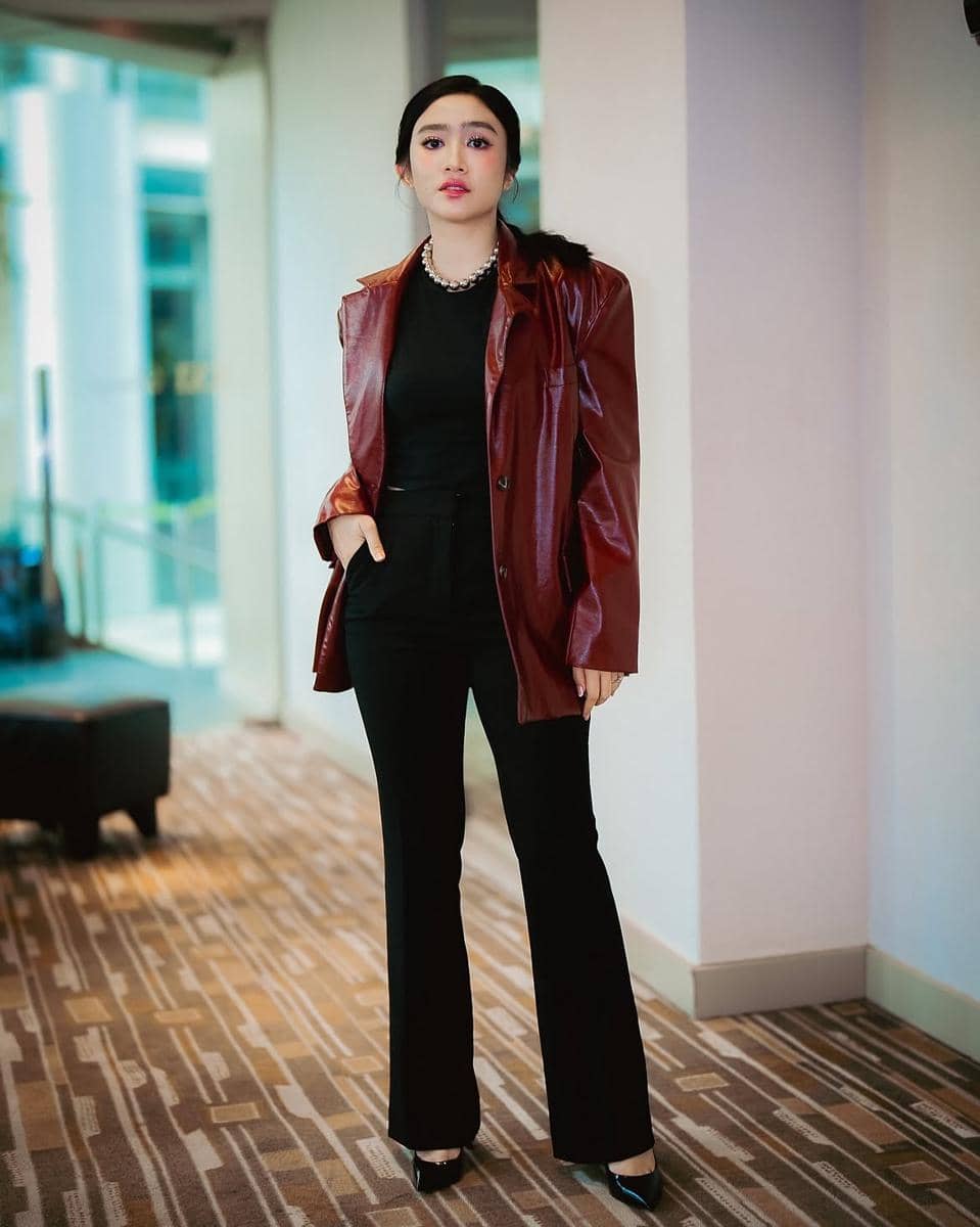 mix and match leather outfit ala Febby Rastanty 