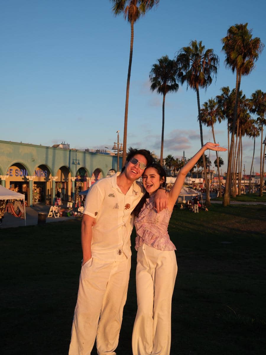 El Rumi dan Syifa Hadju saat liburan di Santa Monica Pier
