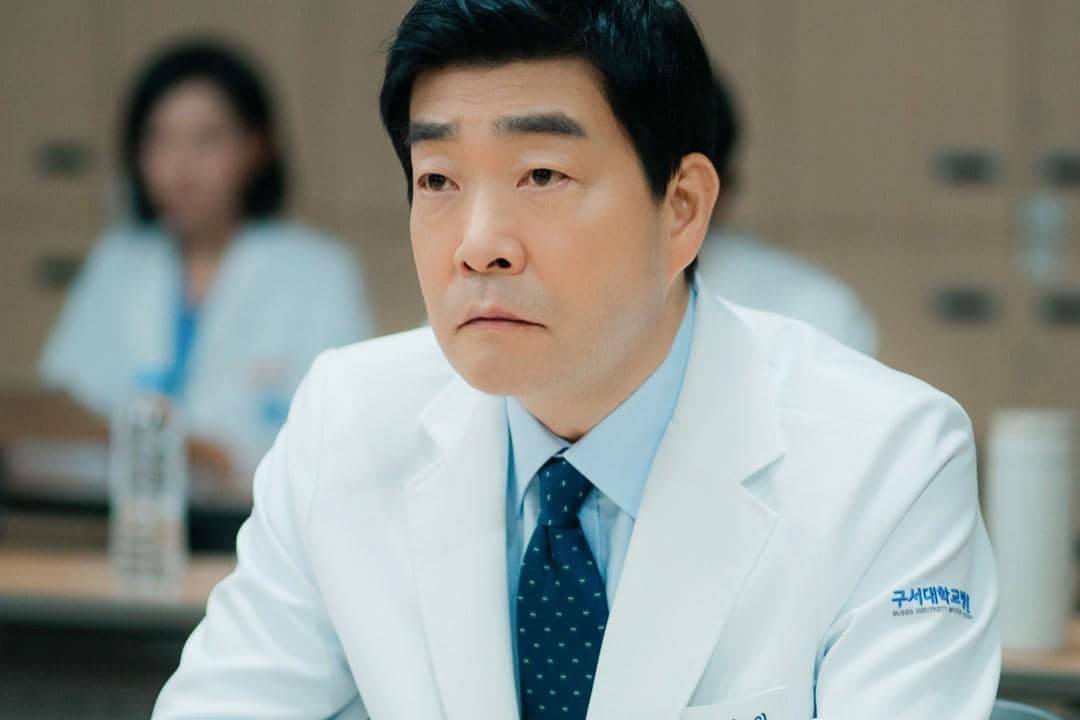 still cuts drama Doctor X: Mafia in White