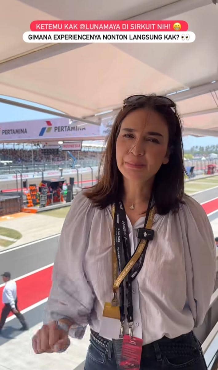 Gaya Luna Maya Menonton MotoGP Mandalika 2026 (instagram.com/injourney.id)