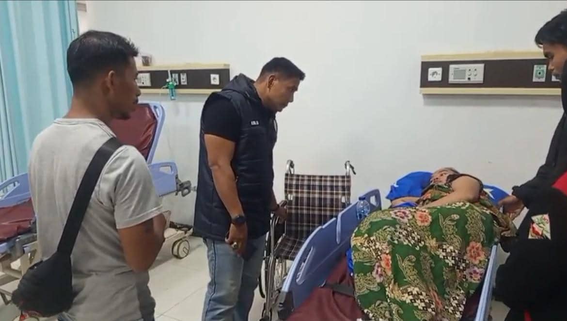 Personel Polres Dharmasraya meminta keterangan korban (Foto: Polres Dharmasraya)