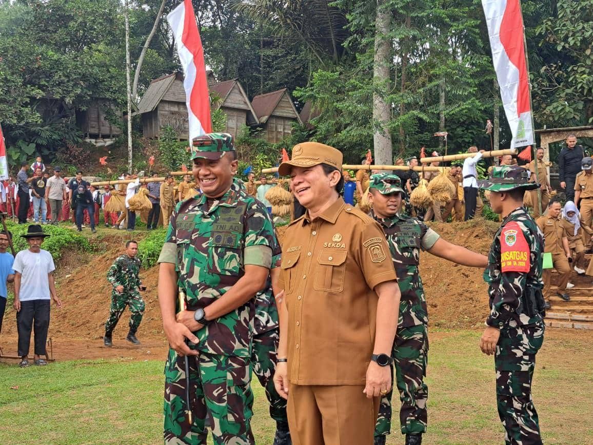 TNI Bangun Jalan 1,4 Km ke Situs Megalitikum Lebak Cibedug (Dok. TNI)