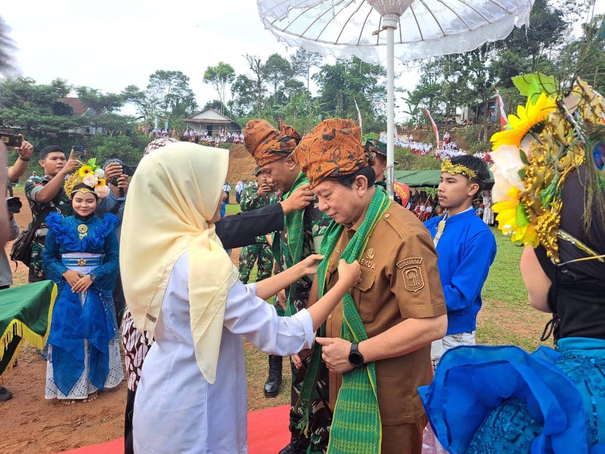 TNI Bangun Jalan 1,4 Km ke Situs Megalitikum Lebak Cibedug (Dok. TNI)