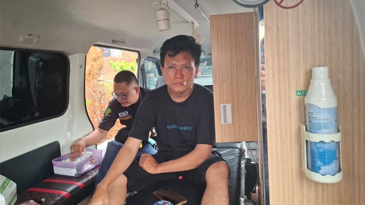 Wartawan Dikeroyok di Depan Markas Polda Sumsel saat Demo Karhutla