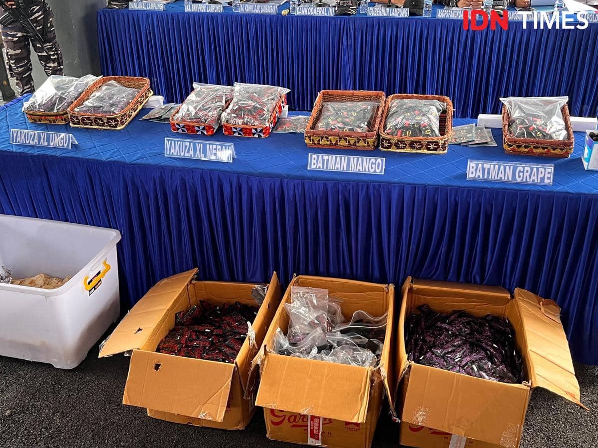 Kedok Kardus Keripik, 4.364 Cartridge Narkotika Disita di Bakauheni