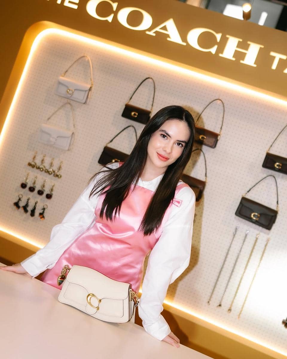 gaya rambut panjang ala Steffi Zamora