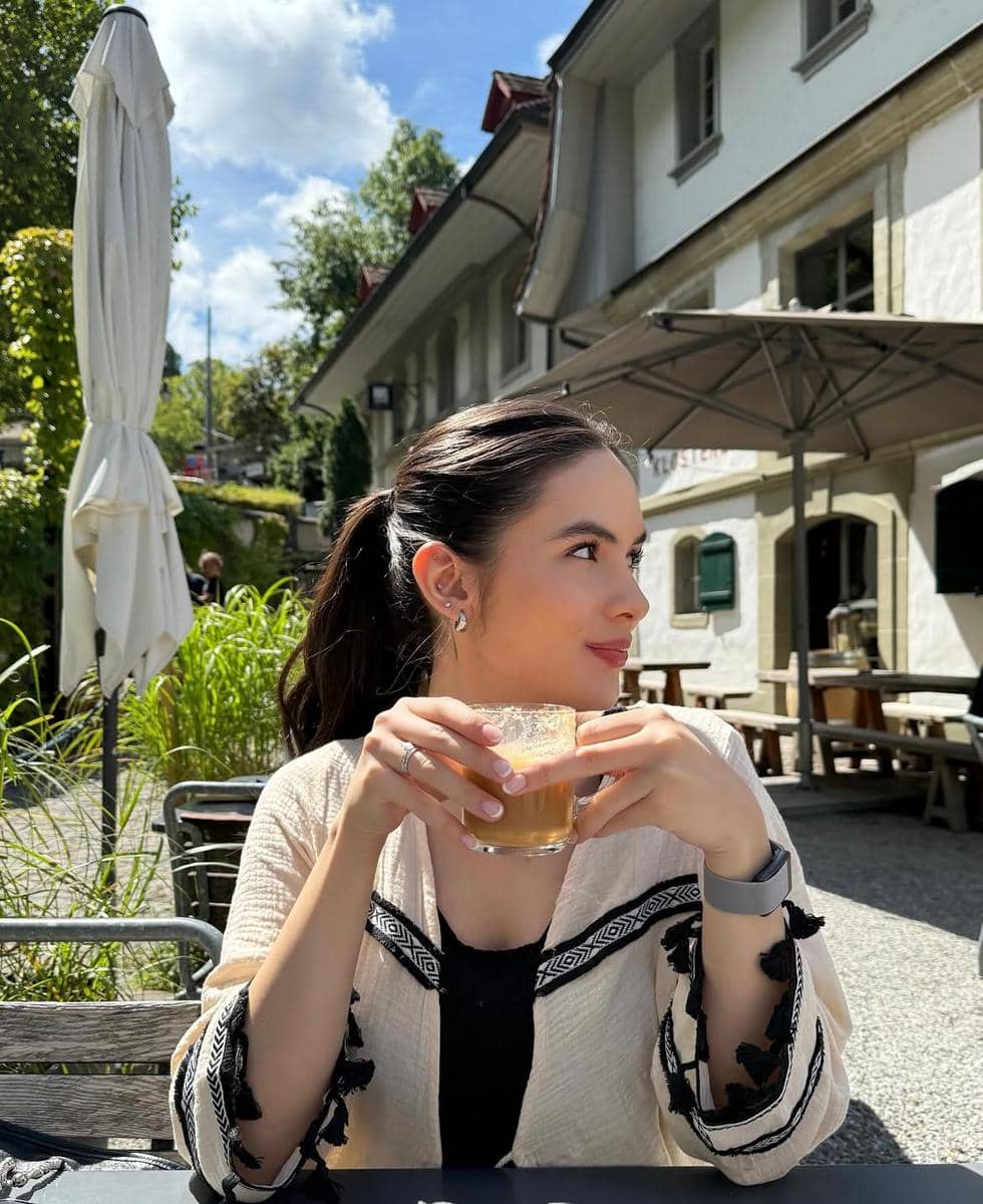 gaya rambut panjang ala Steffi Zamora