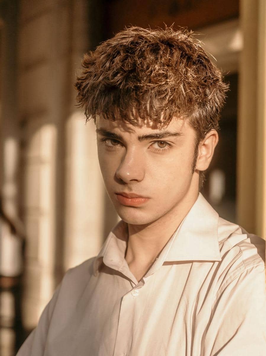 ilustrasi potongan rambut fringe cut