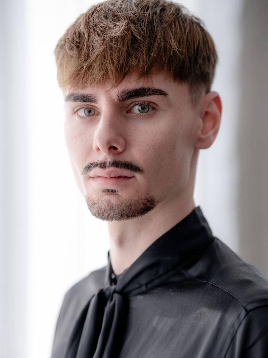 ilustrasi potongan rambut fringe cut 