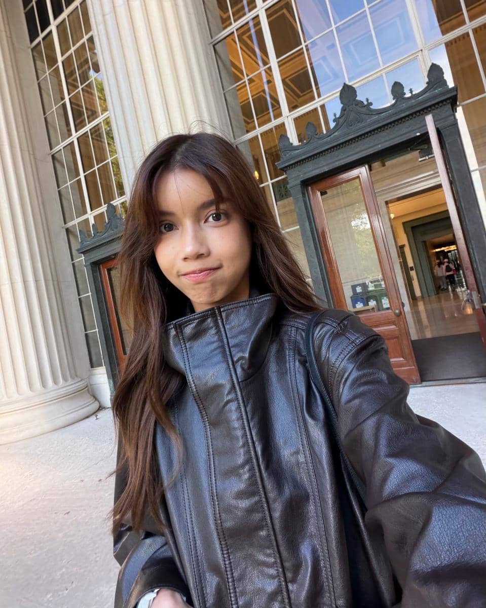 Sabrina Chairunnisa jalan-jalan di Boston