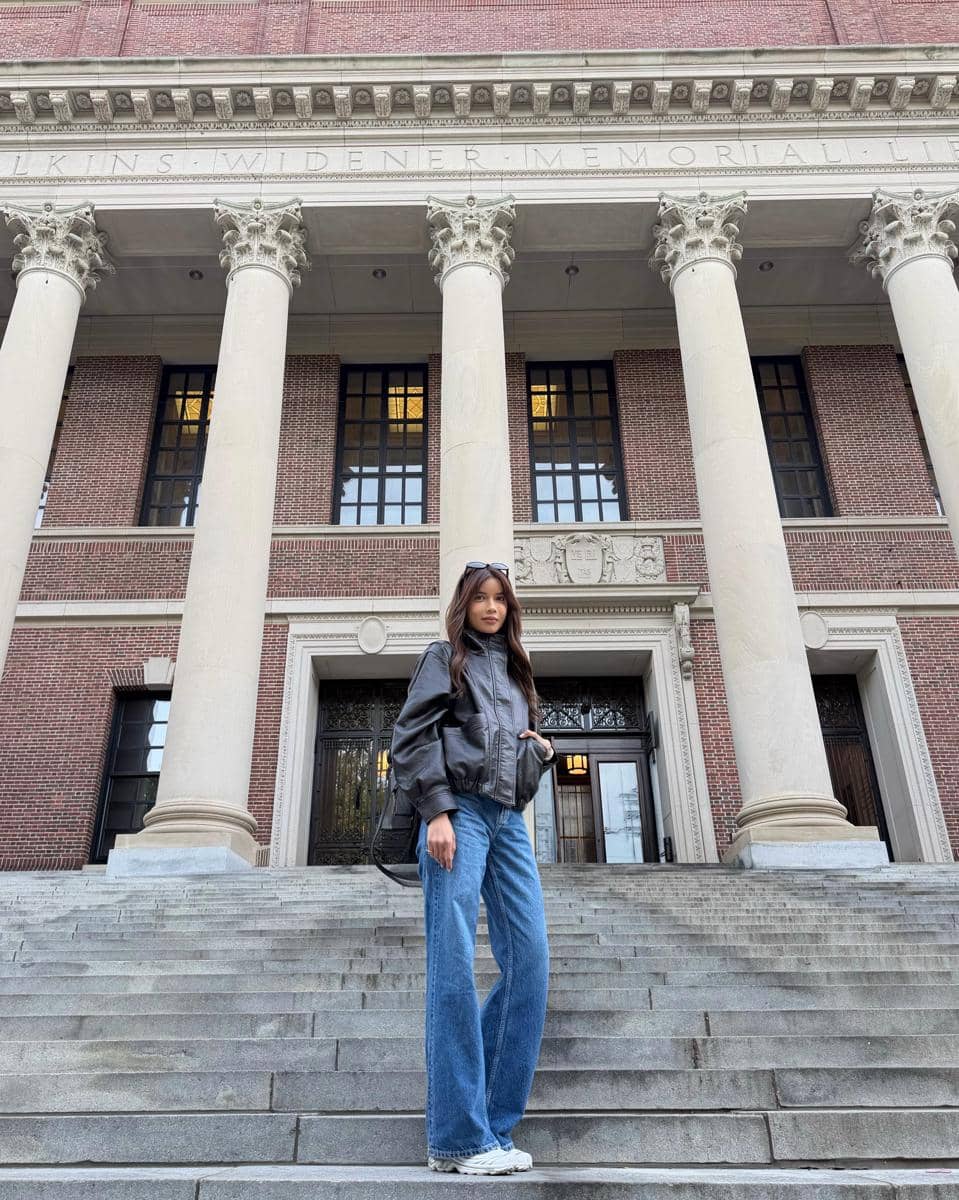 Sabrina Chairunnisa jalan-jalan di Boston