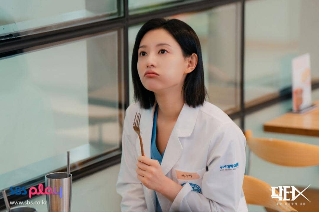 4 Alasan Gye Su Jeong Dianggap Berbahaya di Doctor X: Mafia in White