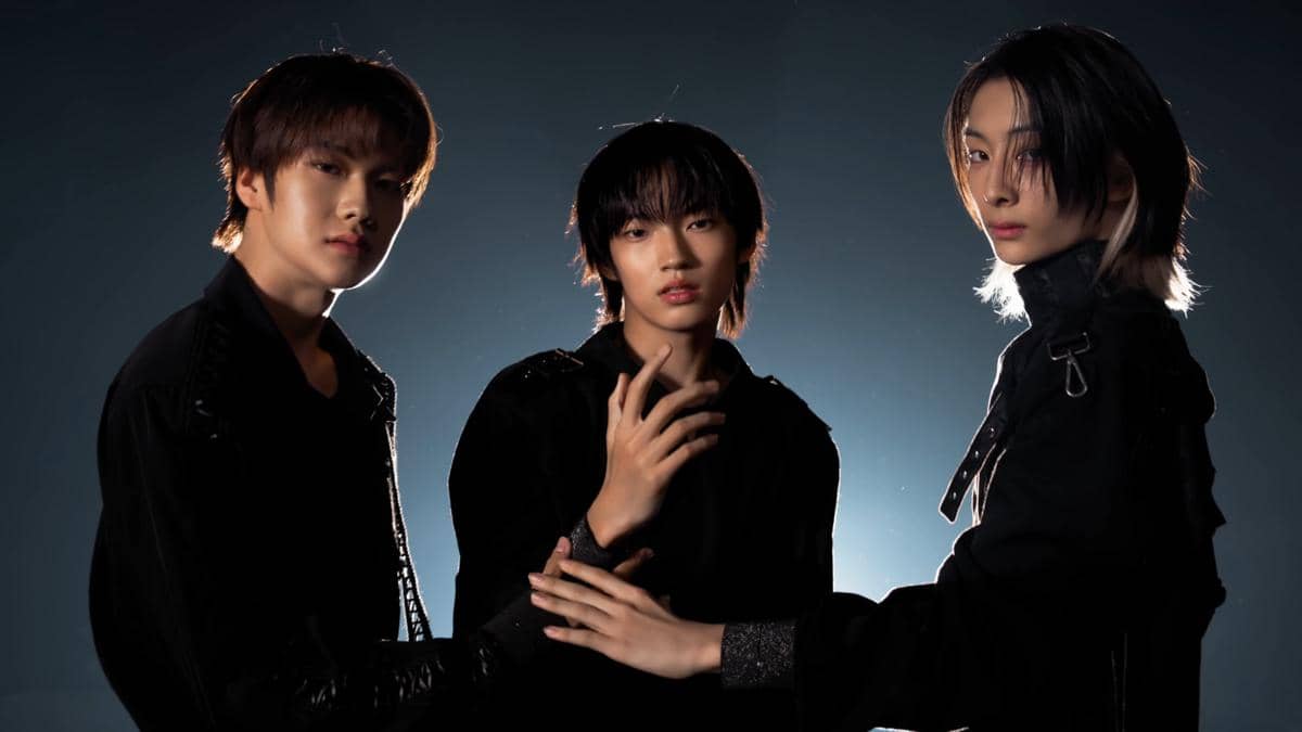 Thumbnail video musik A2O SOUL berjudul “SUPERSTAR” dari kanal YouTube A2O WORLD, dengan judul lagu pada layar.