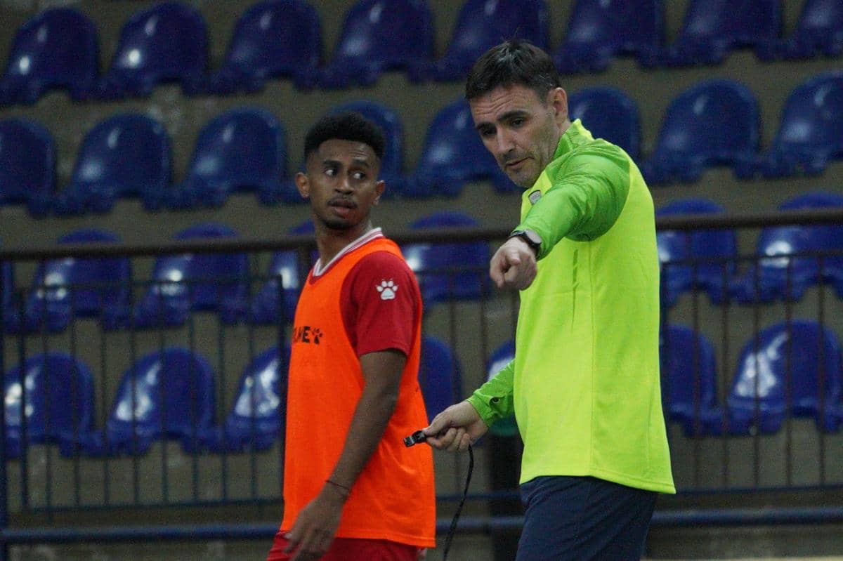 Para pemain Timnas Futsal Indonesia menjalani sesi latihan di lapangan setelah tiba di Brasil untuk agenda tim nasional.