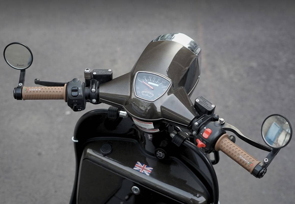Itamoto Dots Handgrip Hadir untuk Vespa hingga Lambretta