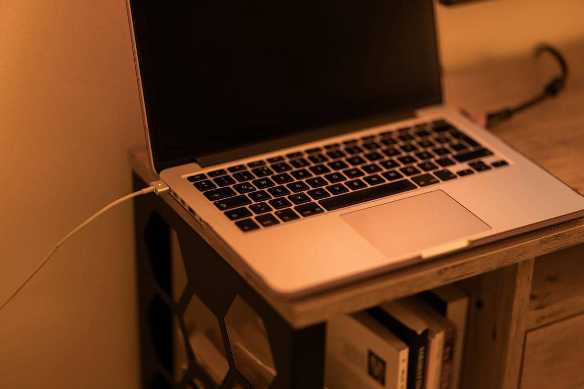 Berapa Lama Baiknya Laptop Baru Harus Diisi Daya Sebelum Digunakan?