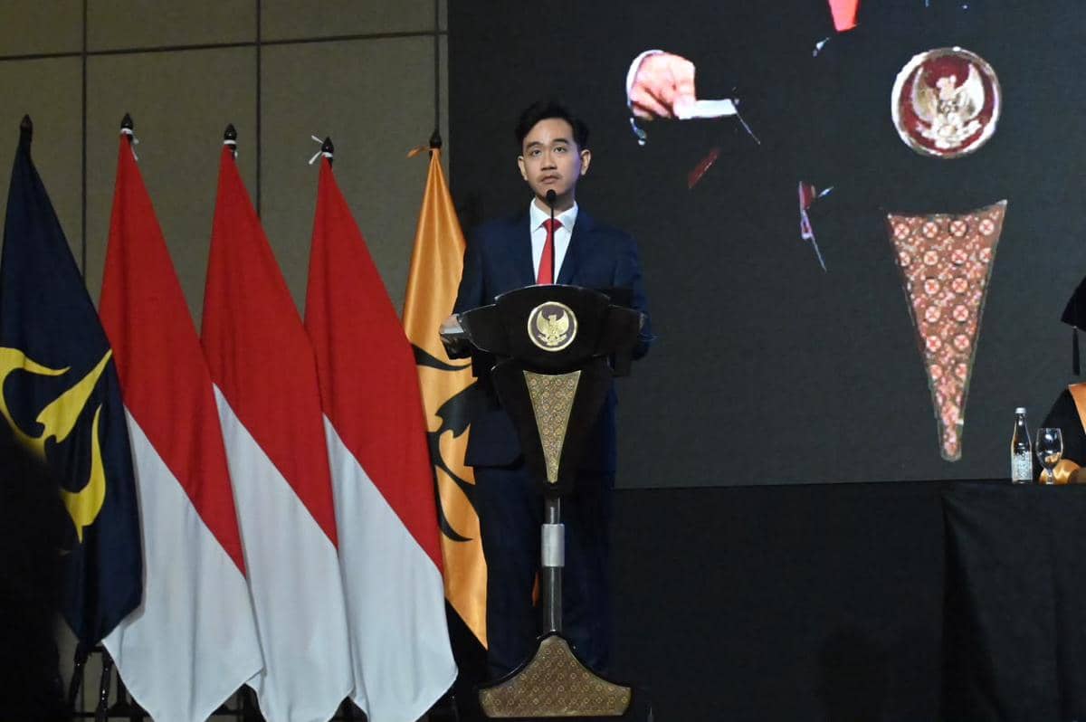 Hadiri Wisuda Trisakti, Gibran Bahas Manfaat Teknologi untuk Pariwisata