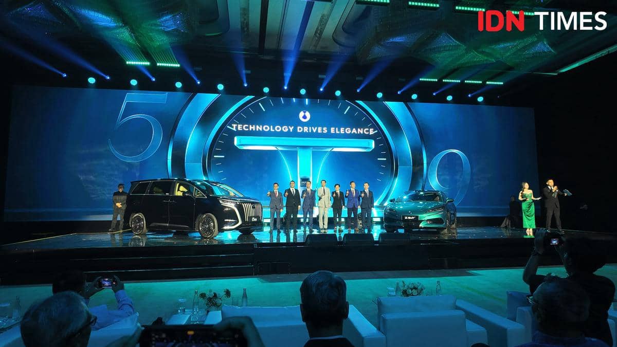 BYD Bawa Teknologi Flash Charging dan Dua Mobil Premium Danza