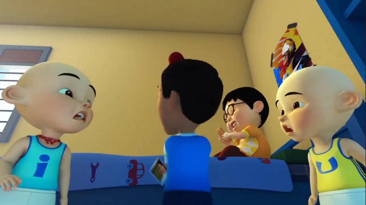tempat tidur Ehsan ditempatkan agak jauh dari jendela