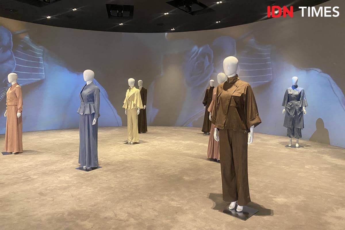 Mengenal POISE, Koleksi Denim Ayu Dyah Andari untuk Kris Dayanti