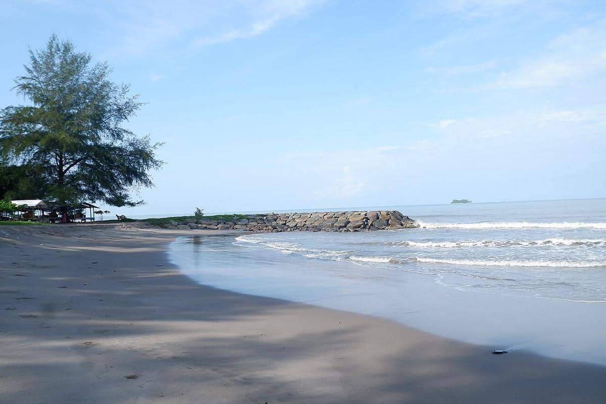 Pantai Cermin