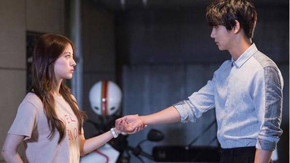 Lee Se Young dan Yoon Shi Yoon di drama Hit the Top