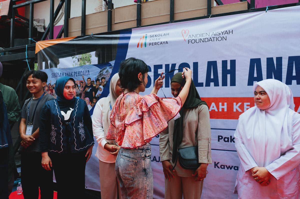 Peresmian titik ke-5 Sekolah Anak Percaya di Kampung Apung oleh Andien Aisyah Foundation