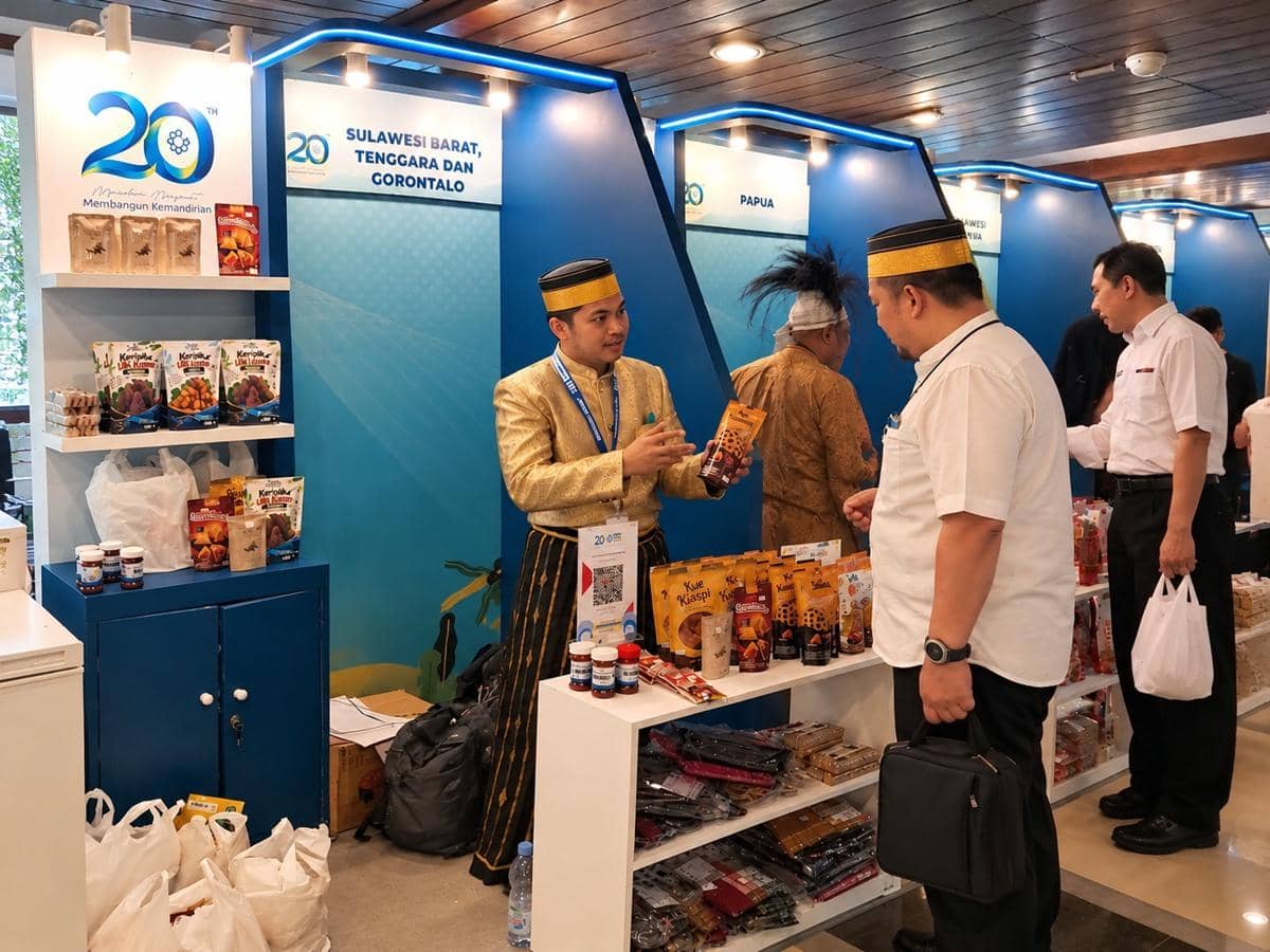 YBM PLN UID Sulselrabar menghadirkan beragam produk unggulan UMKM binaan di bilik wilayah Sulawesi Barat melalui pameran. (Dok. Istimewa)