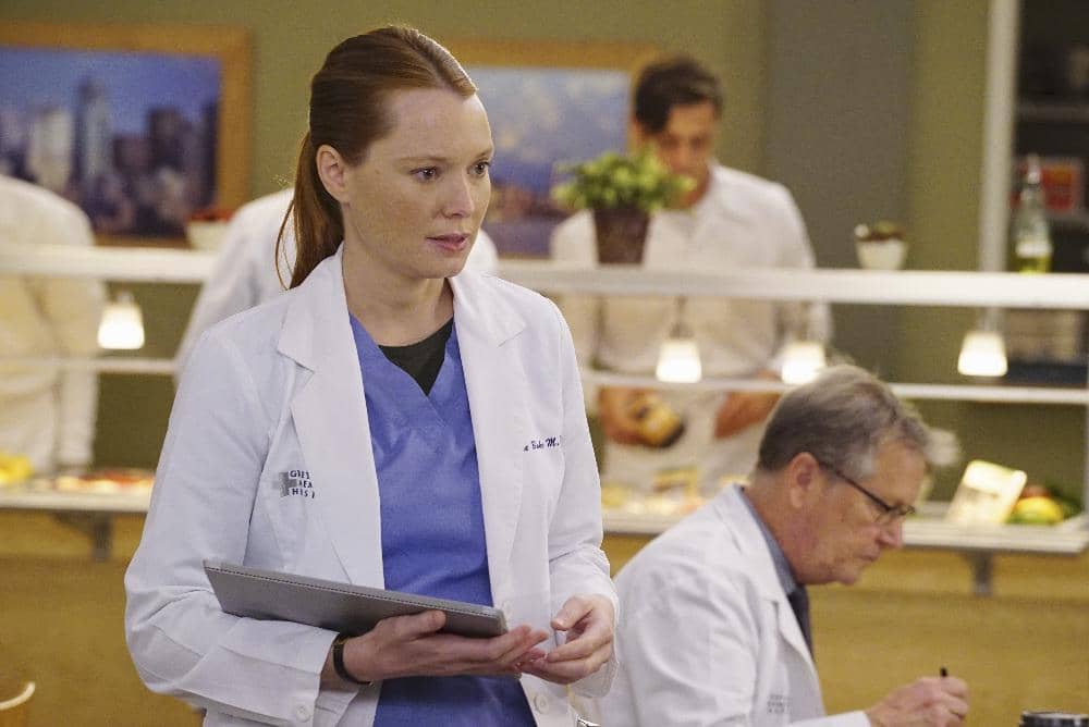 Samantha Sloyan dalam serial Grey's Anatomy