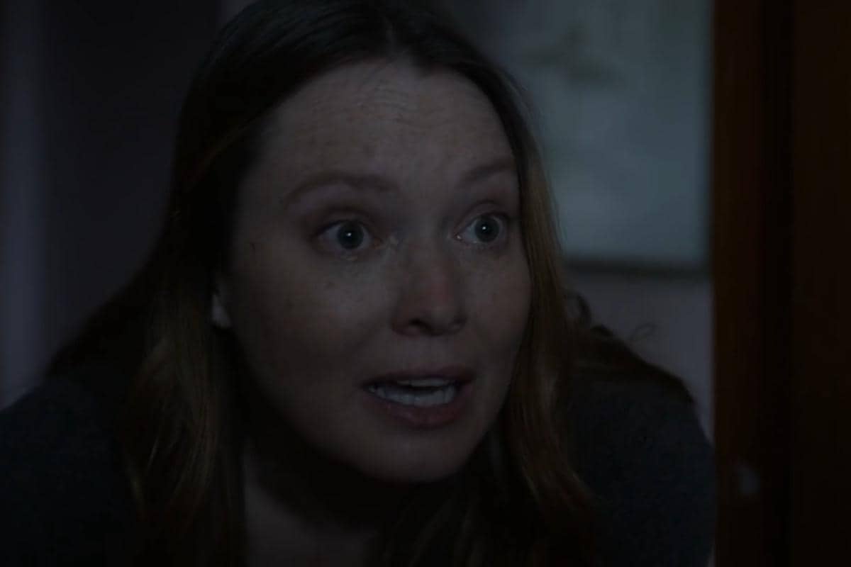 Samantha Sloyan dalam serial Helstrom