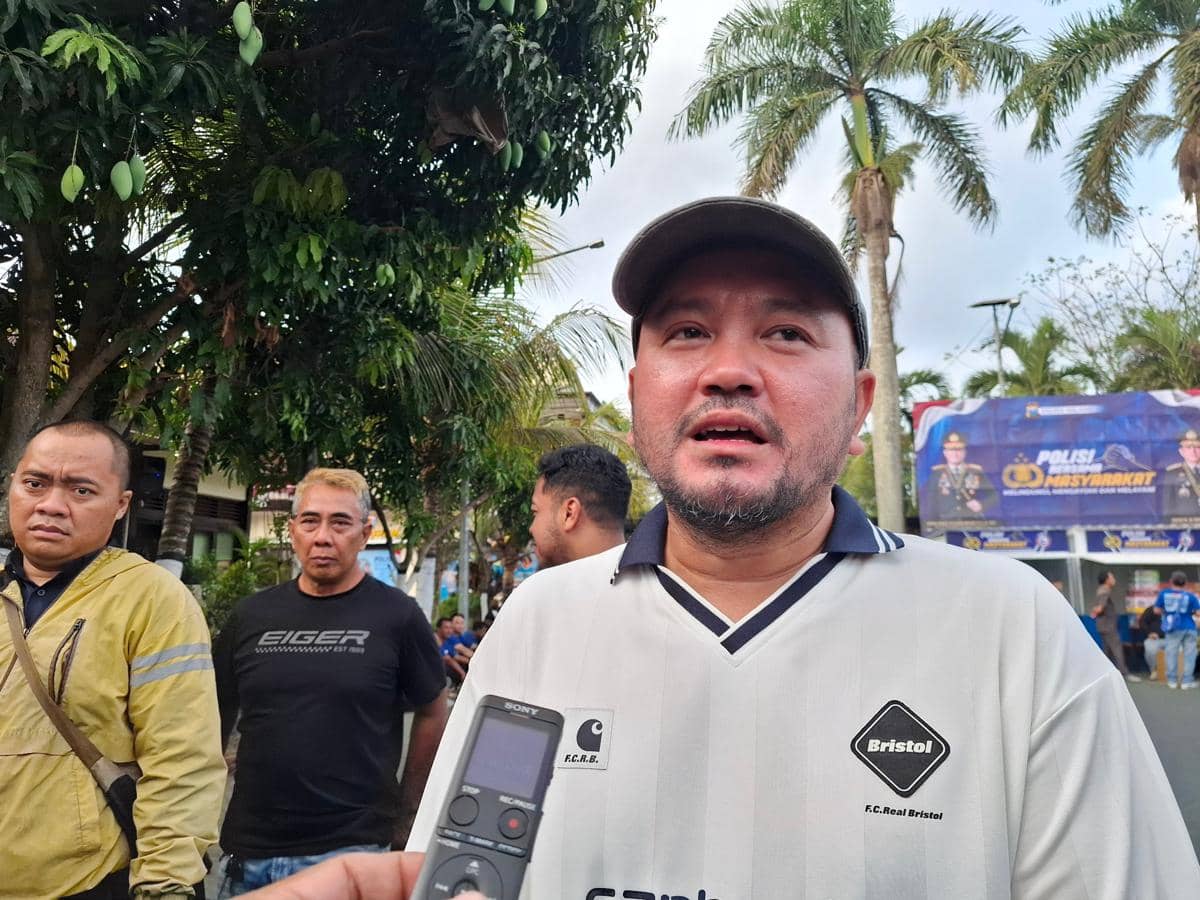 Ali Rifki, Presidium Aremania, dalam potret karya Rizal Adhi Pratama untuk IDN Times.