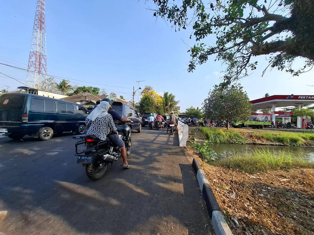Warga Malang Keluhkan BBM Subsidi yang Makin Langka