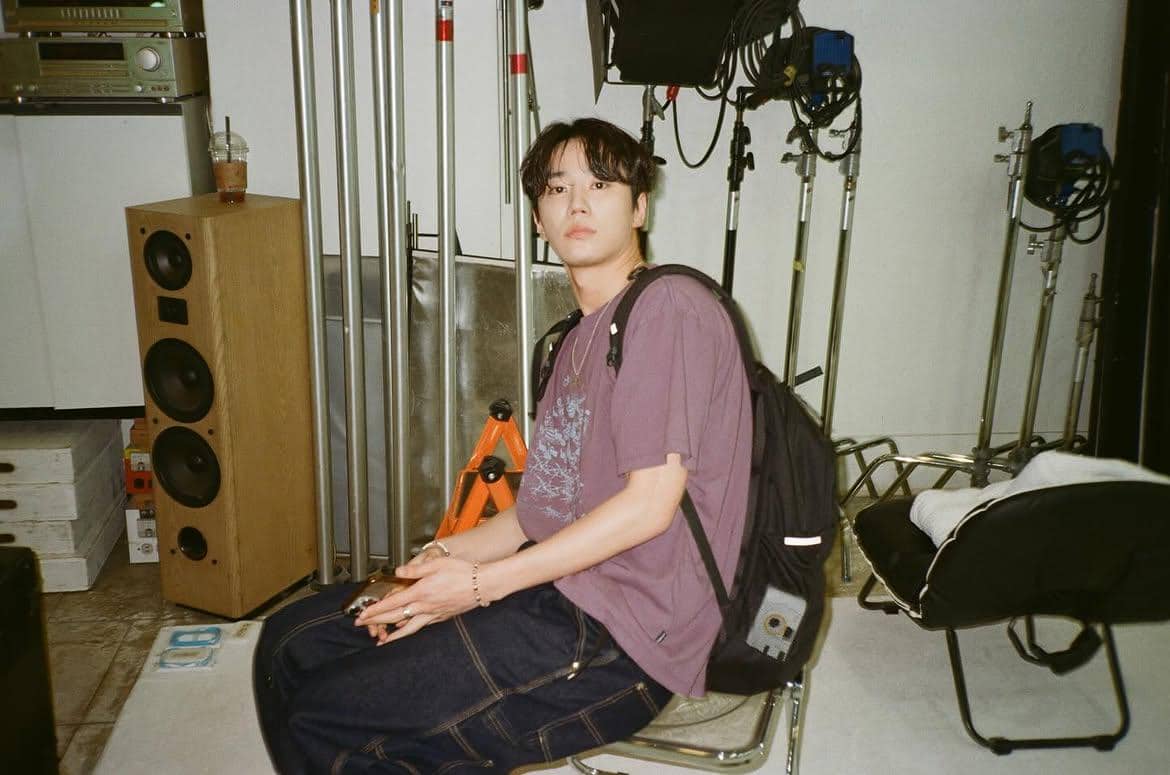padu padan outfit oversize ala Lee Jun Young