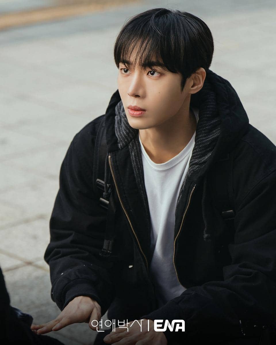 7 Tanda Park Min Jae Cowok Rasional di Drakor Between Steps