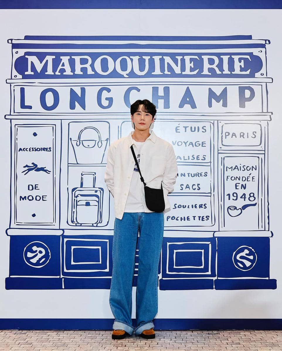 padu padan outfit oversize ala Lee Jun Young