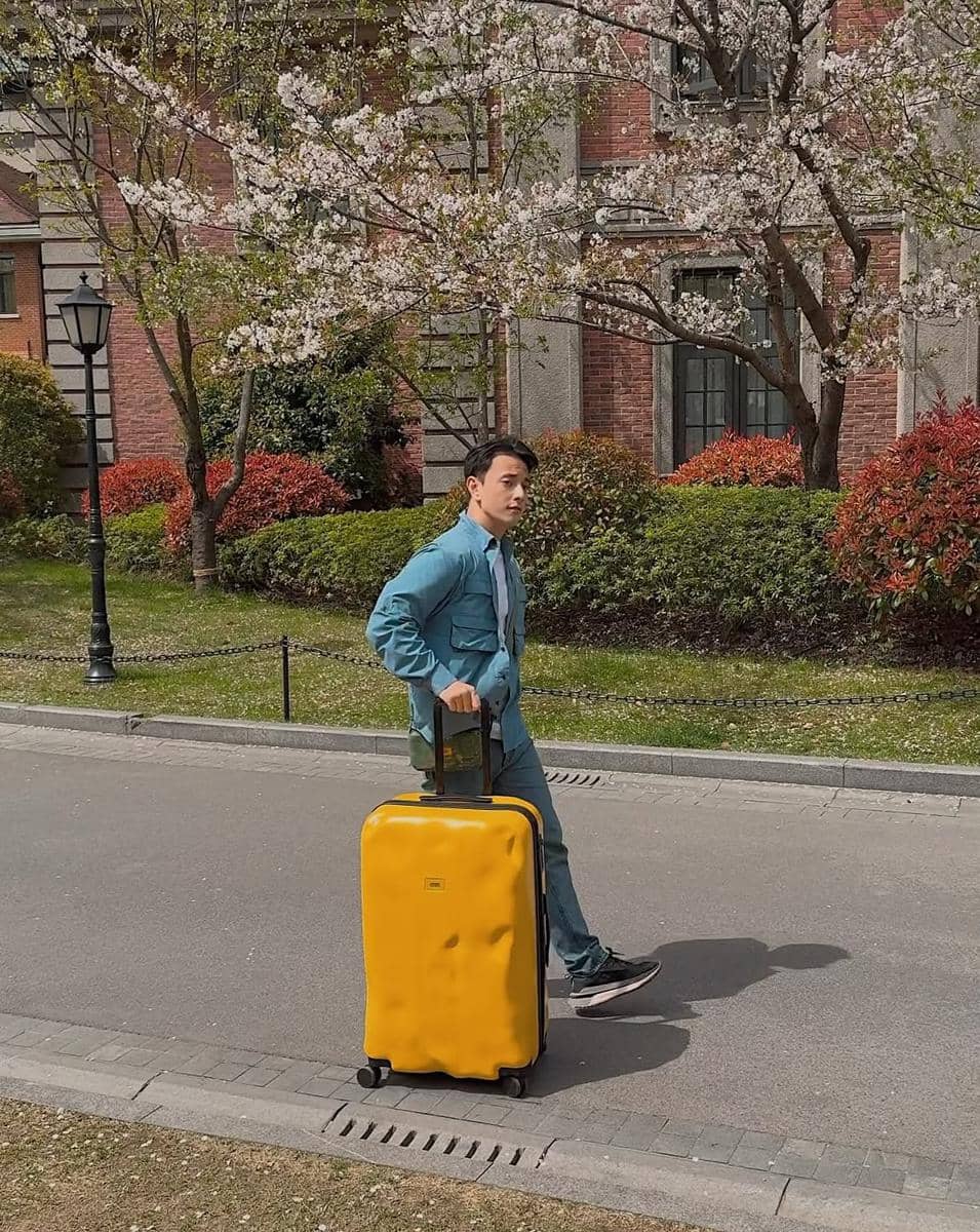 styling celana jeans ala Billy Davidson
