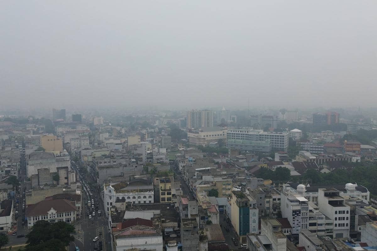 Asap di Sumut Makin Pekat, Jarak Pandang Sisa 1-3 Kilometer